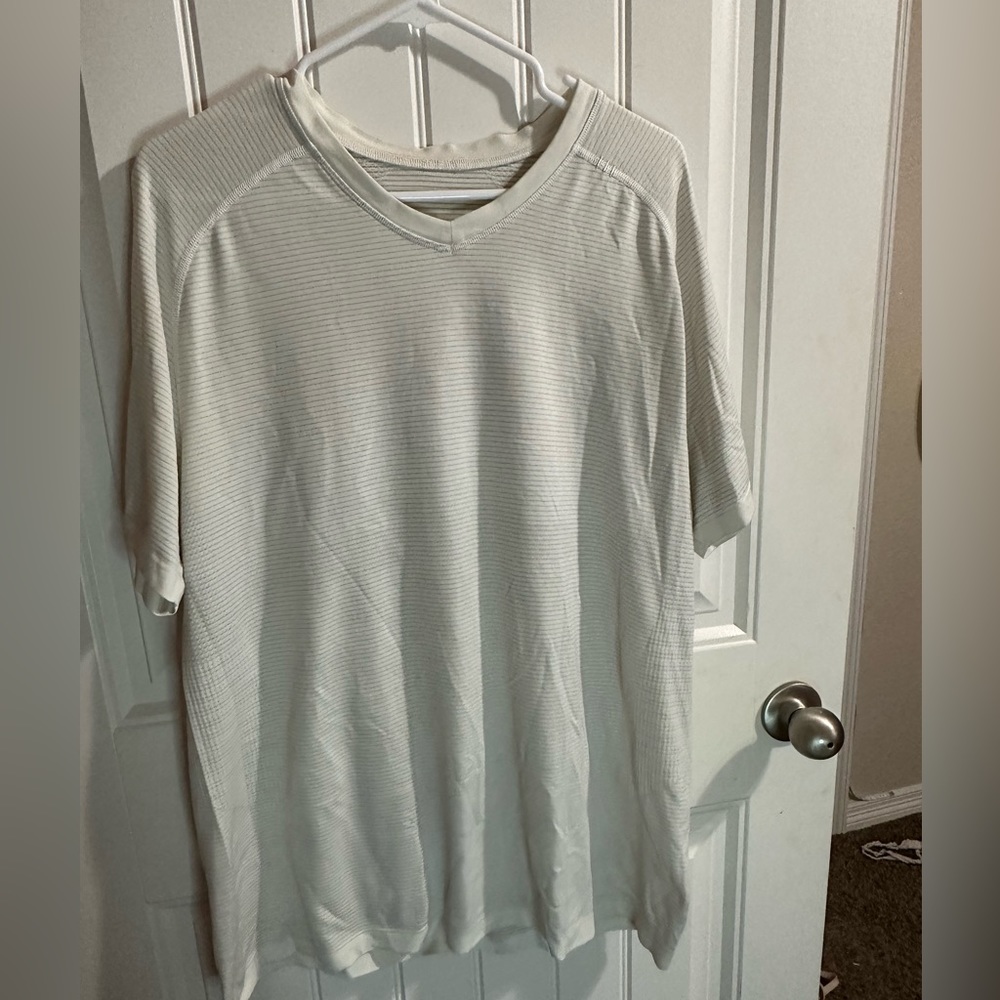 Men’s lululemon metal vent tech T-shirt size XL